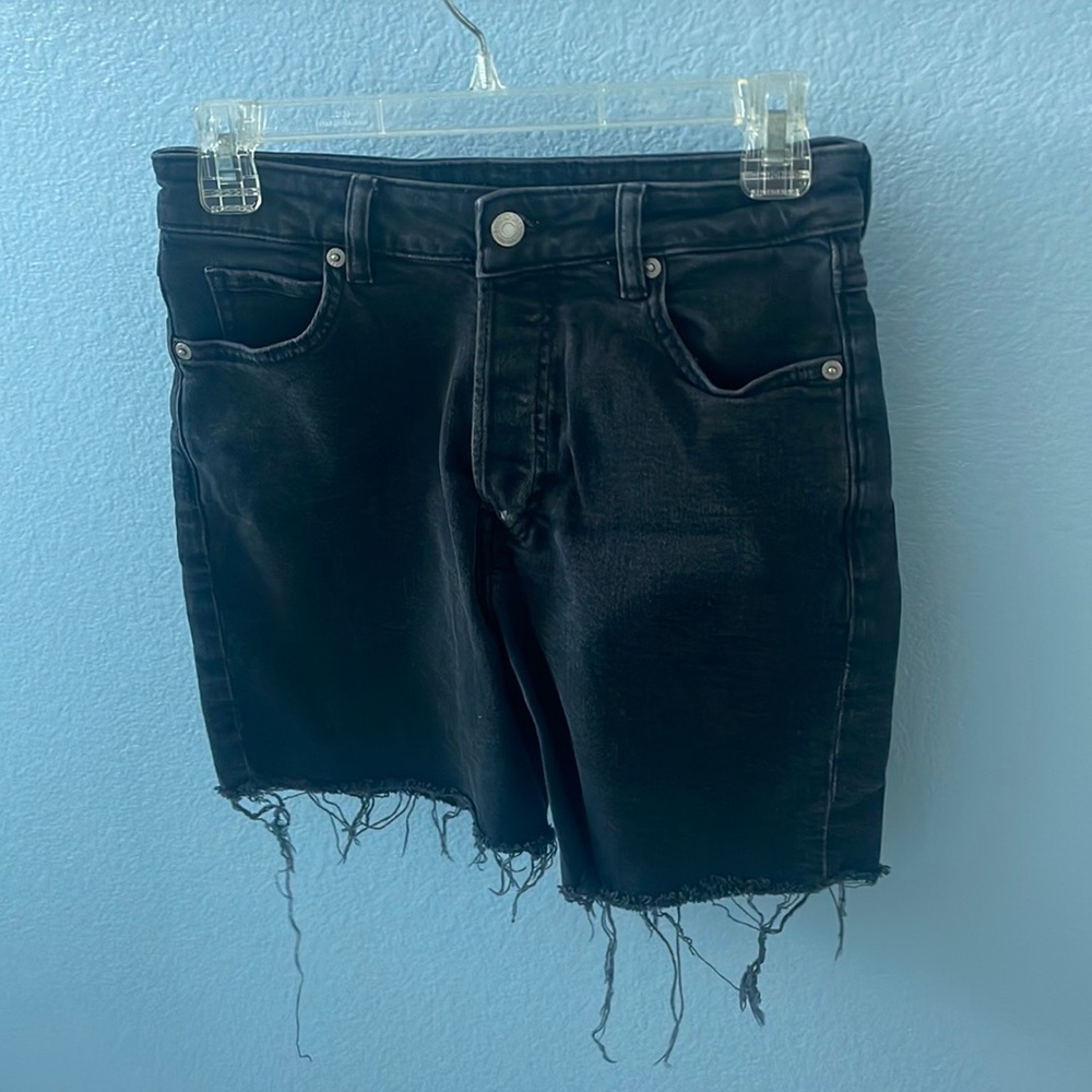 BLACK JEAN SHORTS